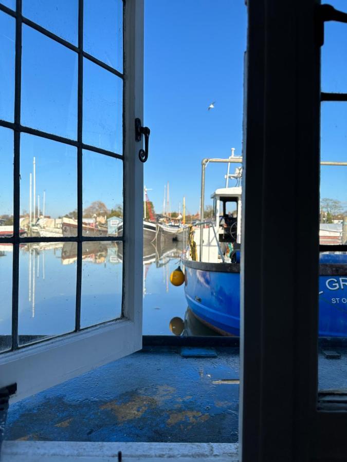 Toosey Lass - St Osyth Creek Saint Osyth Exterior photo